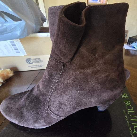 Suede Booties-Brown - Picture 1 of 4